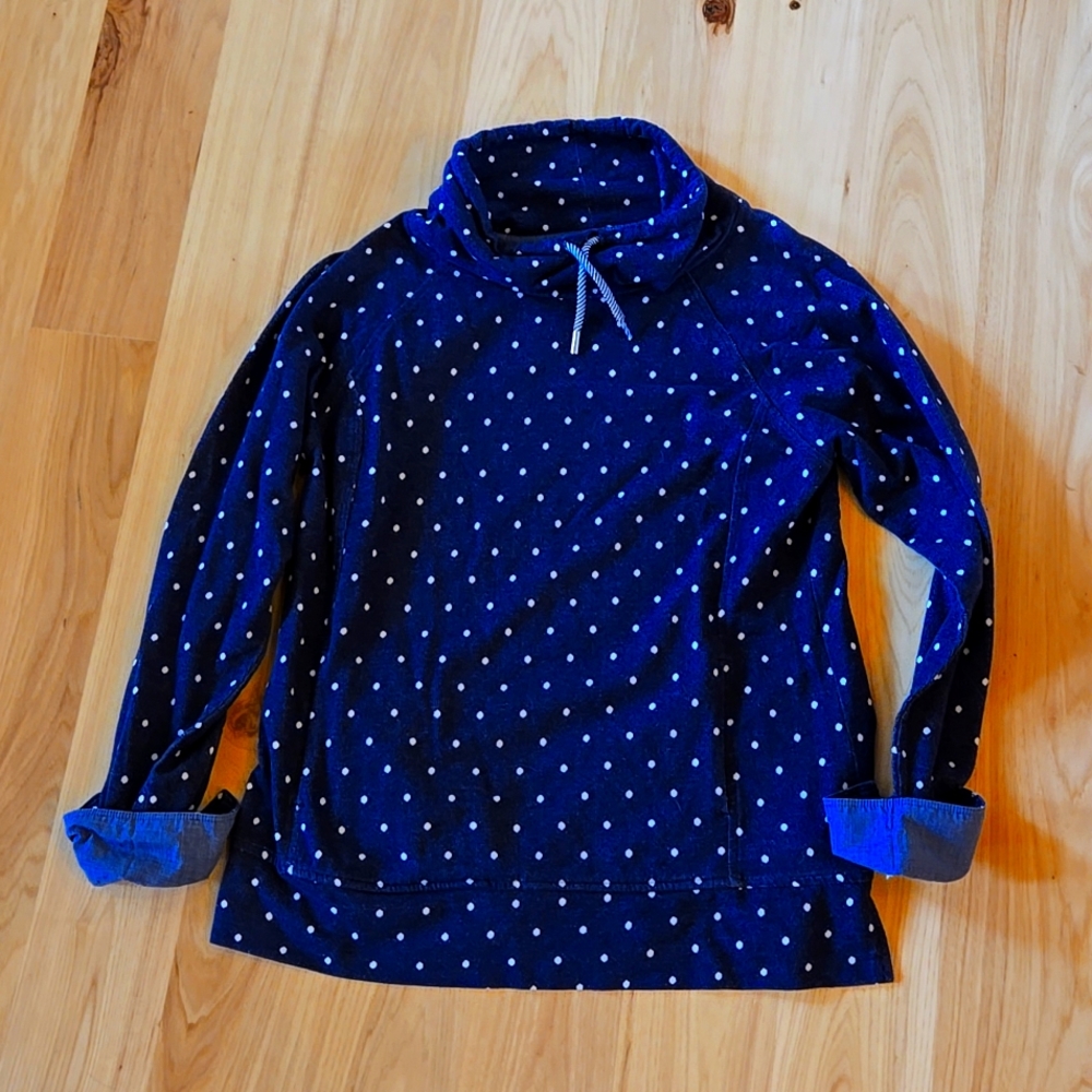 Super cute cuffs on this!